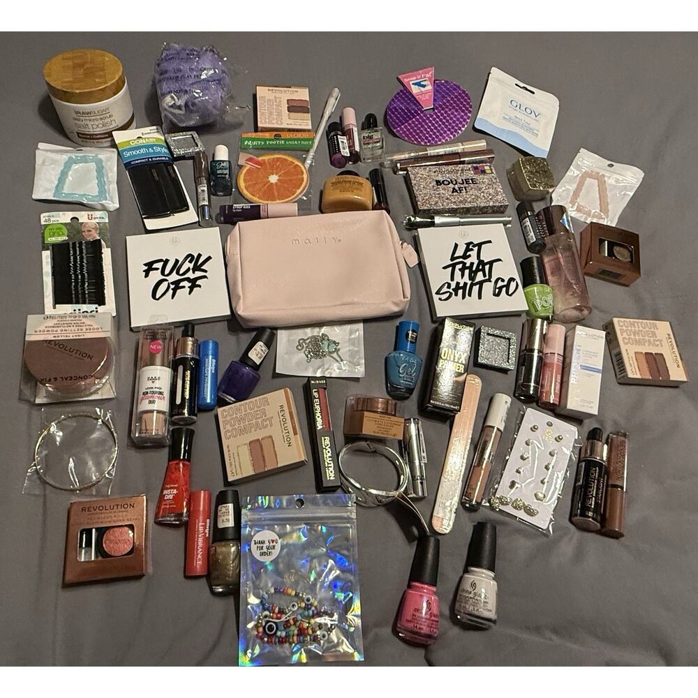 MYSTERY BUNDLE Makeup Bag FILLED Cosmetics Bath & Body Jewelry Hair Products +